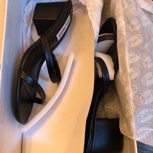 BRAND NEW W/ BOX!Steve Madden Issy in black sz 5.5